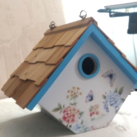 Home Bazzar Floral Butterfly Wooden shingled Handpainted Birdhouse New - Picture 15 of 16